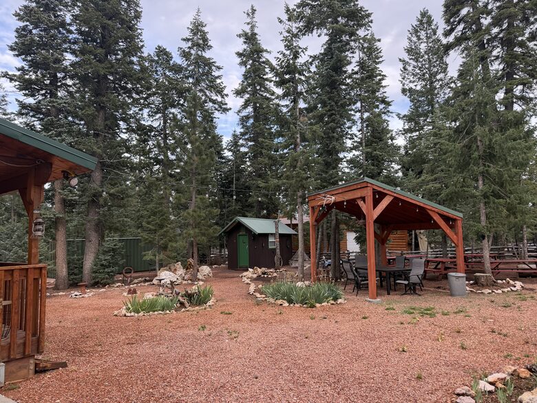 Duck Creek Mountain Cabin with Hot Tub & Casita - Duck Creek Village, Utah