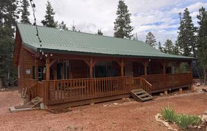 Duck Creek Mountain Cabin with Hot Tub & Casita - Duck Creek Village, Utah