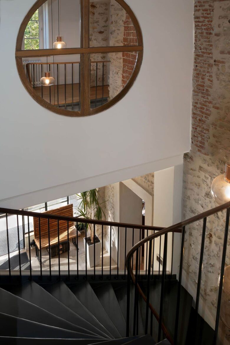 A Historic Residence Opposite Château de Bonnelles - Bonnelles, France