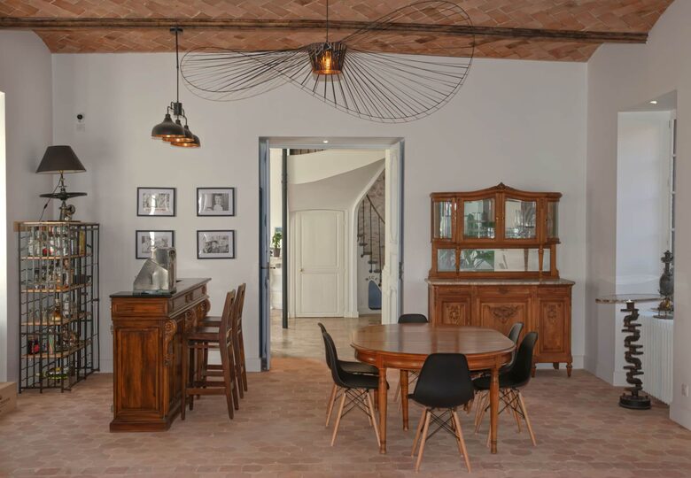 A Historic Residence Opposite Château de Bonnelles - Bonnelles, France