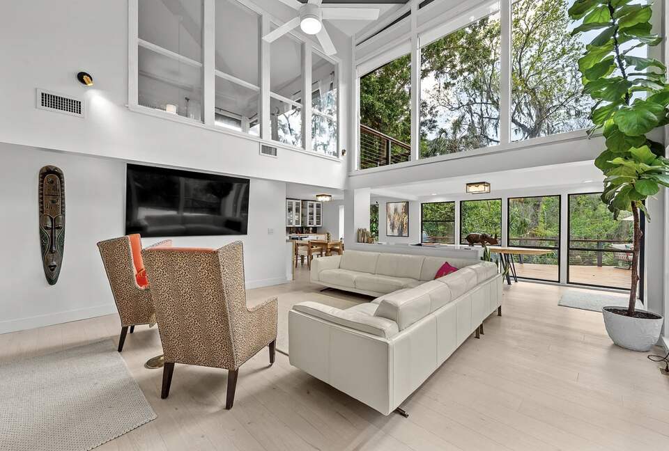 Private Waterfront Haven Along a Tranquil Florida River - Brandon, Florida