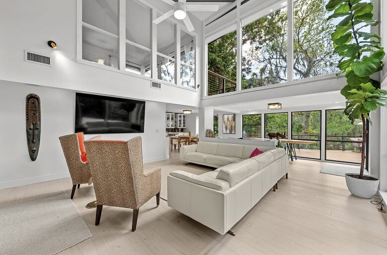 Private Waterfront Haven Along a Tranquil Florida River - Brandon, Florida