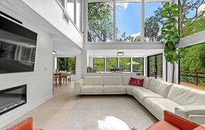 Private Waterfront Haven Along a Tranquil Florida River - Brandon, Florida