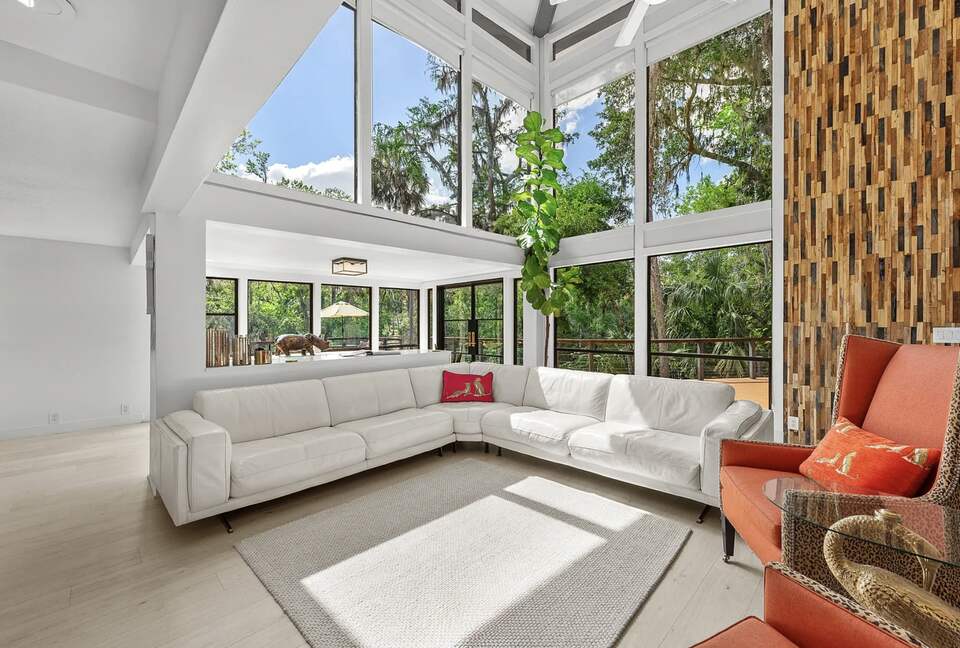 Private Waterfront Haven Along a Tranquil Florida River - Brandon, Florida