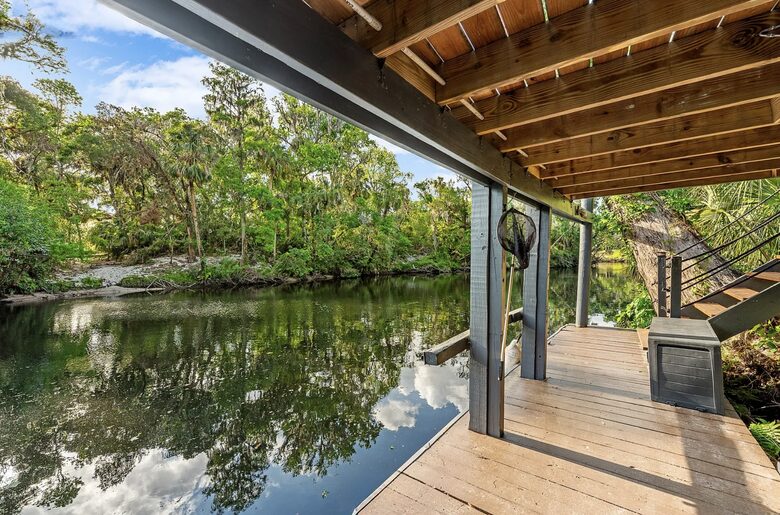 Private Waterfront Haven Along a Tranquil Florida River - Brandon, Florida