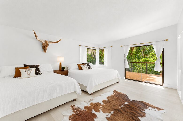 Private Waterfront Haven Along a Tranquil Florida River - Brandon, Florida