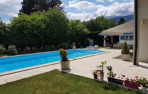 Refined Residence at the Gateway to Geneva - Saint-Genis-Pouilly, France
