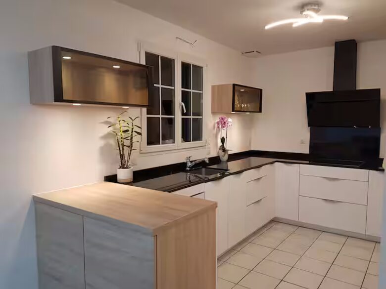 Refined Residence at the Gateway to Geneva - Saint-Genis-Pouilly, France