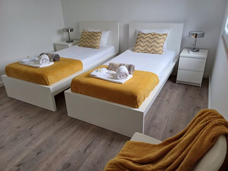 Sophisticated Azeitão Home with Heated Pool - Azeitão, São Simão, Portugal