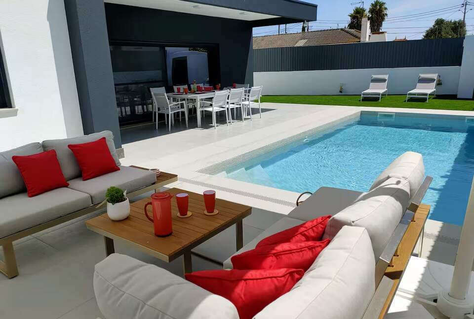 Sophisticated Azeitão Home with Heated Pool - Azeitão, São Simão, Portugal