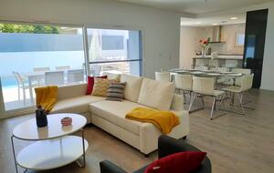 Sophisticated Azeitão Home with Heated Pool - Azeitão, São Simão, Portugal
