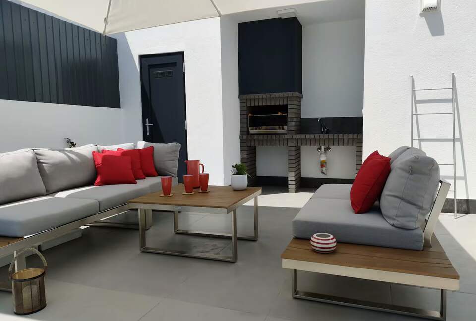 Sophisticated Azeitão Home with Heated Pool - Azeitão, São Simão, Portugal