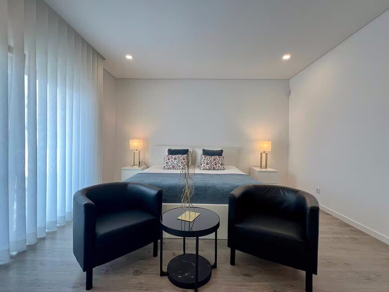 Sophisticated Azeitão Home with Heated Pool - Azeitão, São Simão, Portugal