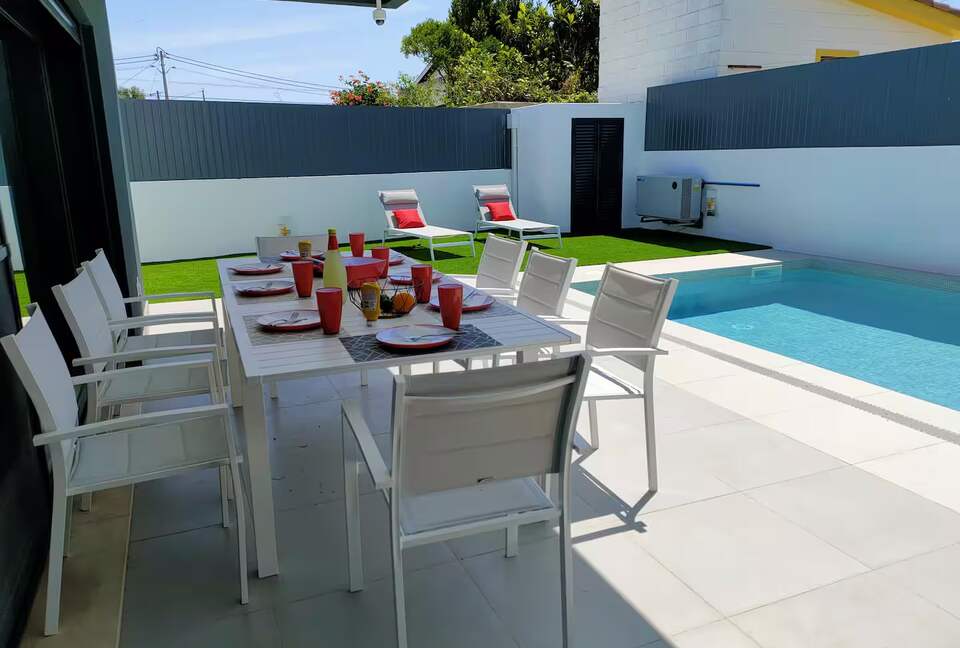 Sophisticated Azeitão Home with Heated Pool - Azeitão, São Simão, Portugal