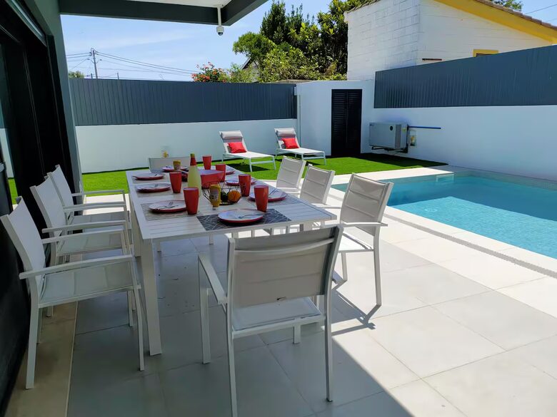 Sophisticated Azeitão Home with Heated Pool - Azeitão, São Simão, Portugal