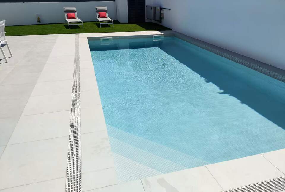 Sophisticated Azeitão Home with Heated Pool - Azeitão, São Simão, Portugal
