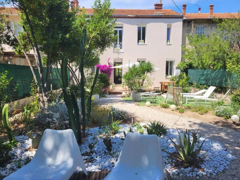 Refined Garden Townhouse in Cannes - Cannes, France