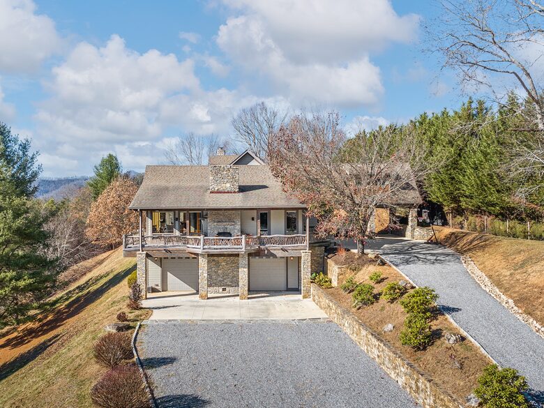 Private Western North Carolina Estate with Panoramic Mountain Views - Clyde, North Carolina