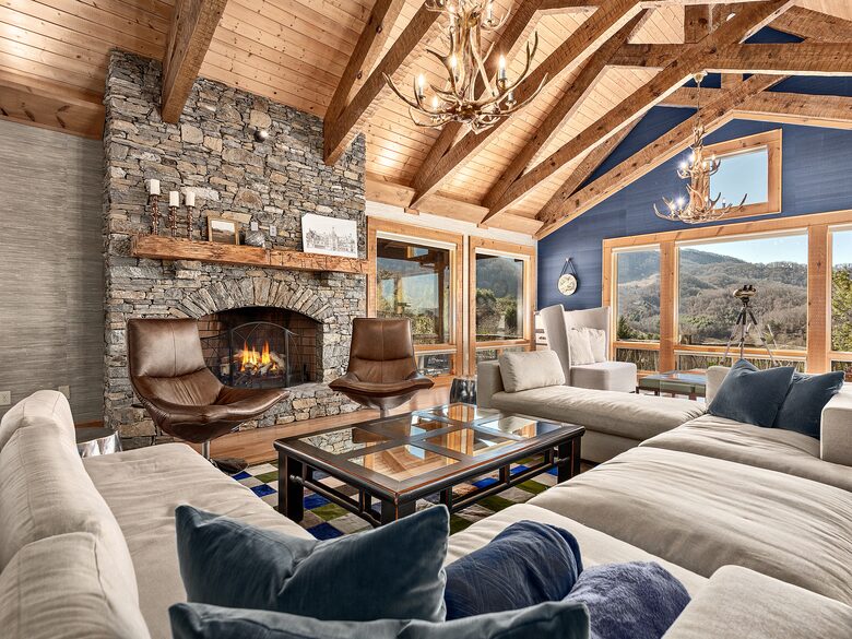 Private Western North Carolina Estate with Panoramic Mountain Views - Clyde, North Carolina