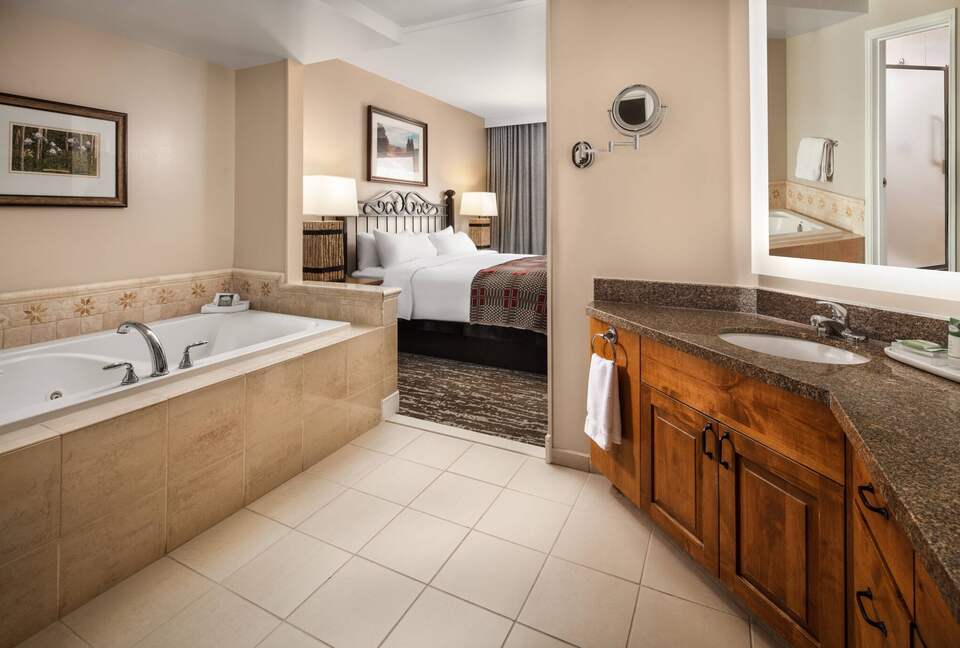 Evergreen at Streamside 2 Bedroom Sleeps 8 - Vail, Colorado