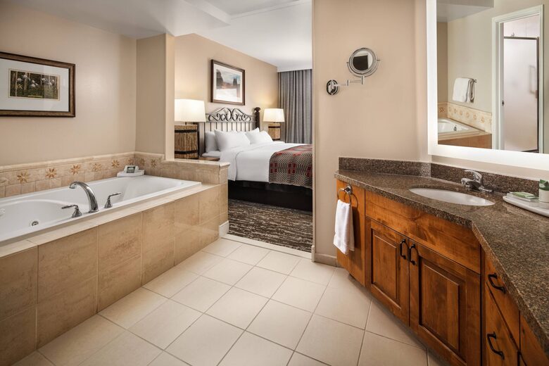 Evergreen at Streamside 2 Bedroom Sleeps 8 - Vail, Colorado