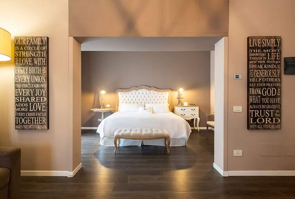 Suite Seneca - Azzano San Paolo, Bergamo, Italy