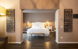 Suite Seneca - Azzano San Paolo, Bergamo, Italy