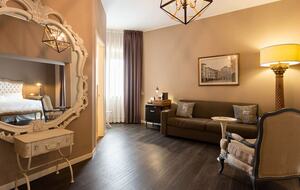 Suite Seneca - Azzano San Paolo, Bergamo, Italy