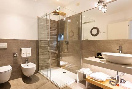 Suite Seneca - Azzano San Paolo, Bergamo, Italy