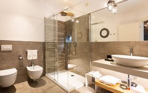Suite Seneca - Azzano San Paolo, Bergamo, Italy