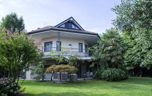 Suite Seneca - Azzano San Paolo, Bergamo, Italy