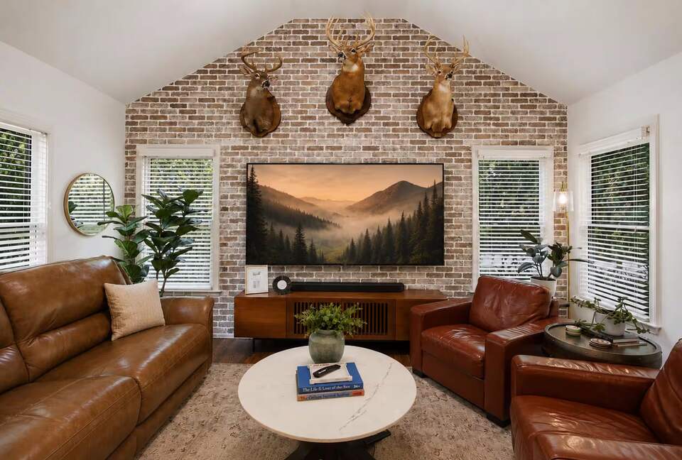 Stylish Intown Atlanta Retreat with Firepit near Piedmont Park - Atlanta, Georgia