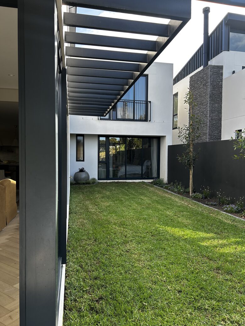 Contemporary Constantia Mountain Residence - Cape Town, South Africa