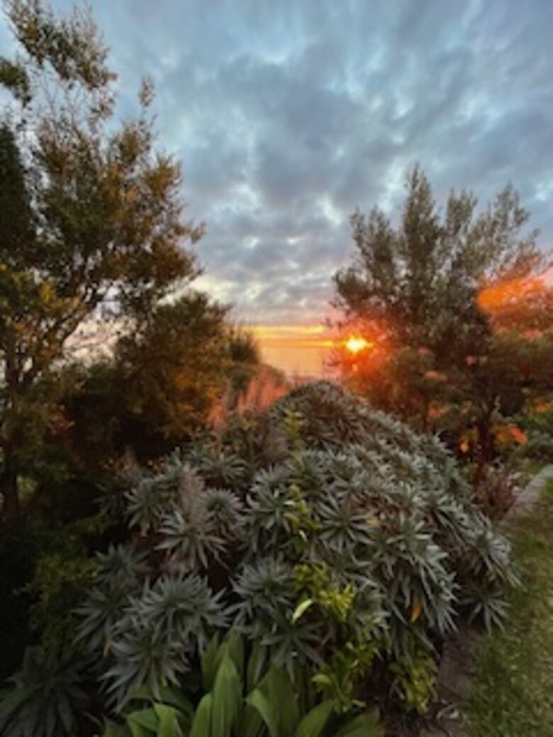 Mount Martha Home with Port Phillip Bay Sunsets - Melbourne, Australia