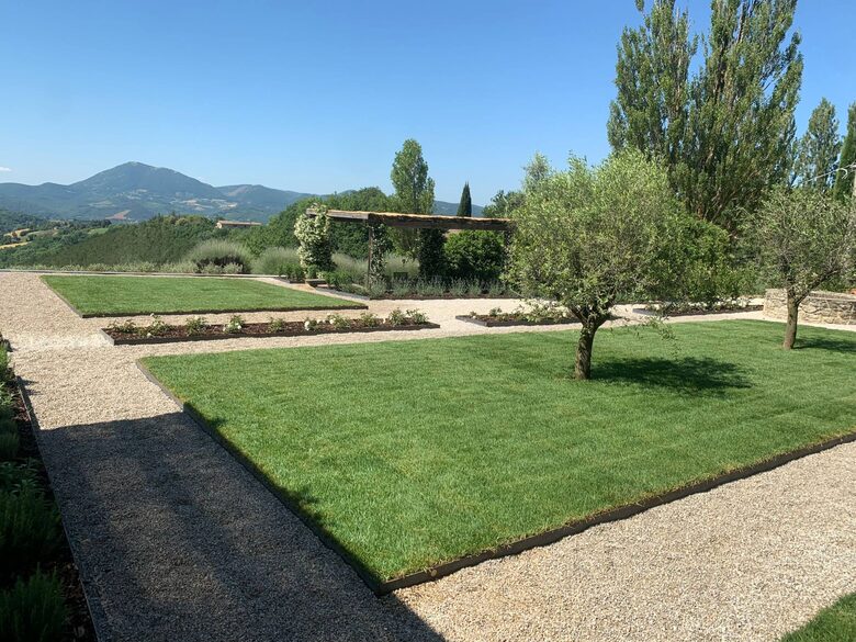 Secluded Stone Farmhouse with Pool & Sweeping Umbrian Views - Montone, Italy