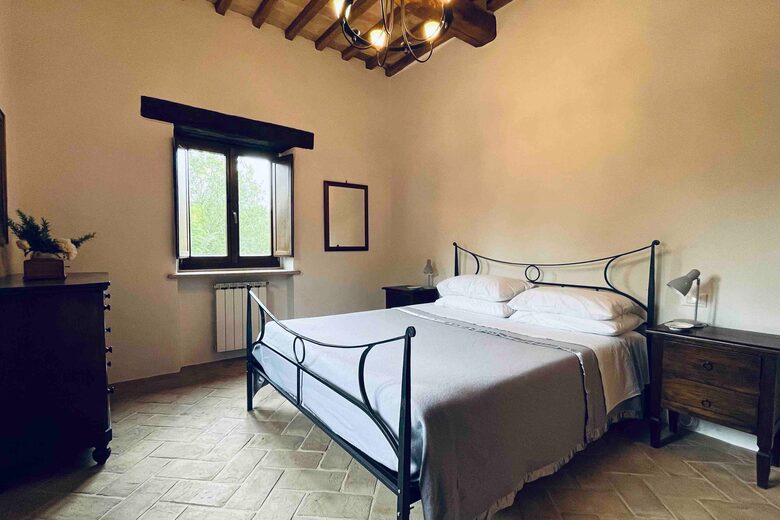 Secluded Stone Farmhouse with Pool & Sweeping Umbrian Views - Montone, Italy