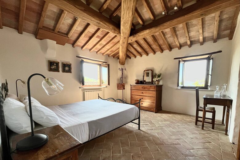 Secluded Stone Farmhouse with Pool & Sweeping Umbrian Views - Montone, Italy