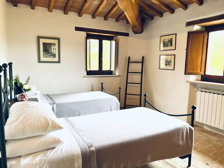 Secluded Stone Farmhouse with Pool & Sweeping Umbrian Views - Montone, Italy