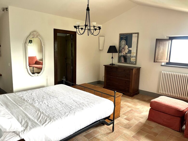 Secluded Stone Farmhouse with Pool & Sweeping Umbrian Views - Montone, Italy