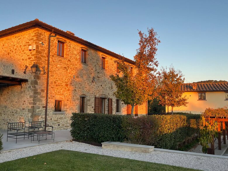 Secluded Stone Farmhouse with Pool & Sweeping Umbrian Views - Montone, Italy