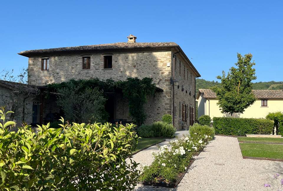 Secluded Stone Farmhouse with Pool & Sweeping Umbrian Views - Montone, Italy