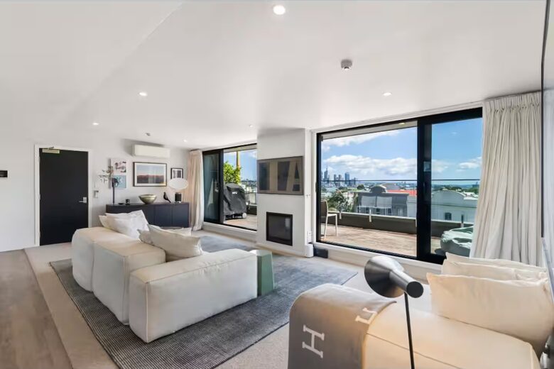 Devonport Penthouse with Harbour Views and Ferry Access - Auckland, New Zealand