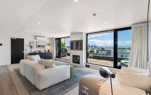 Devonport Penthouse with Harbour Views and Ferry Access - Auckland, New Zealand