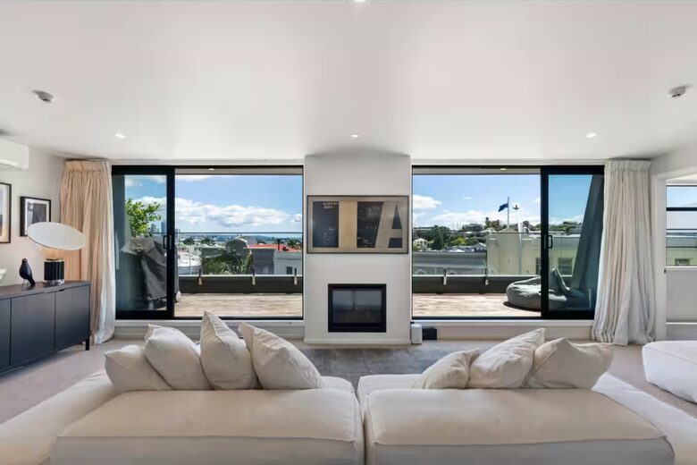 Devonport Penthouse with Harbour Views and Ferry Access - Auckland, New Zealand
