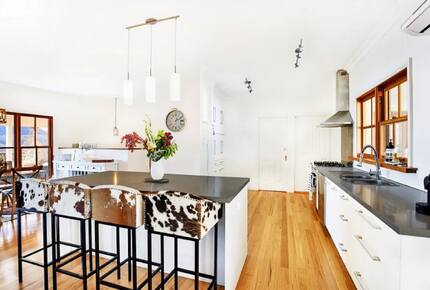 96-Acre Kangaroo Valley Lodge with Mountain Views - Bellawongarah, Australia