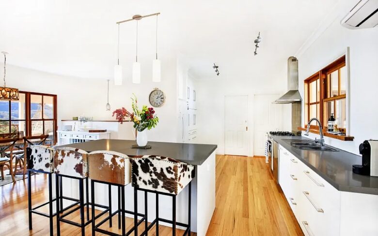 96-Acre Kangaroo Valley Lodge with Mountain Views - Bellawongarah, Australia