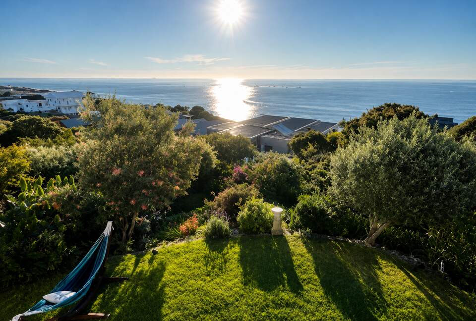 Mount Martha Home with Port Phillip Bay Sunsets - Melbourne, Australia