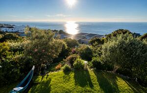 Mount Martha Home with Port Phillip Bay Sunsets - Melbourne, Australia
