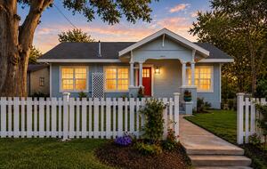 Charming Historic Home Near Downtown Brenham - Brenham, Texas