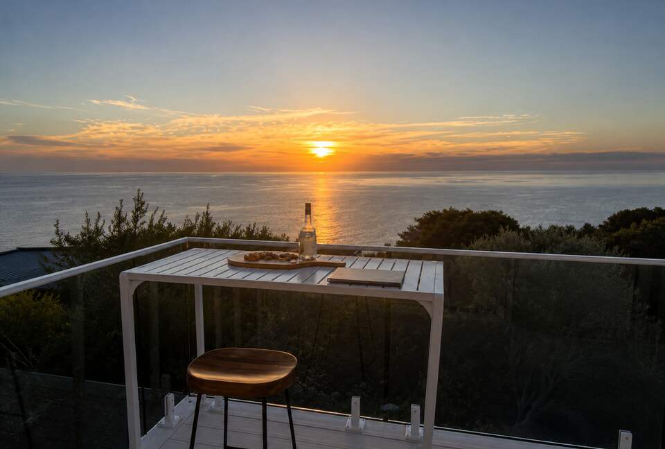 Mount Martha Home with Port Phillip Bay Sunsets - Melbourne, Australia